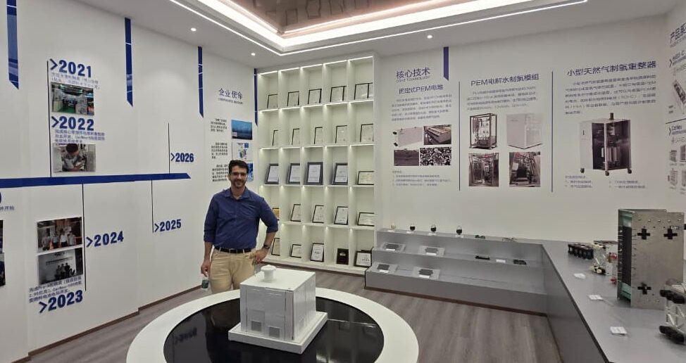 Membro do CINE participa de programa de energias renováveis na China